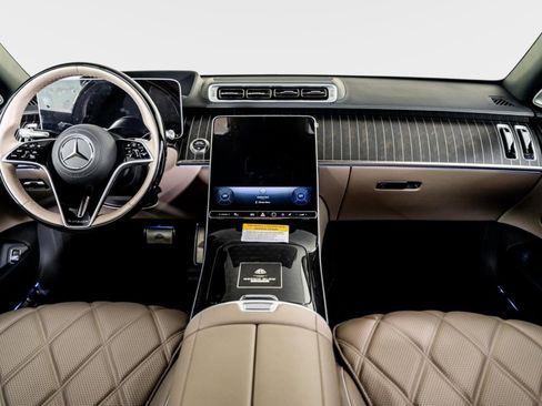 Used 2025 Mercedes-Benz Maybach S 680 4MATIC image 43
