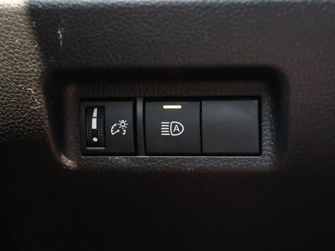 Used 2025 Toyota RAV4 LE AWD/4WD image 22