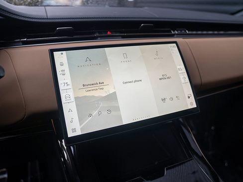 Used 2025 Land Rover Range Rover Sport Autobiography image 11