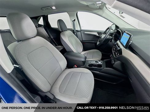 Used 2022 Ford Escape SE w/ SE Sport Appearance Package image 28