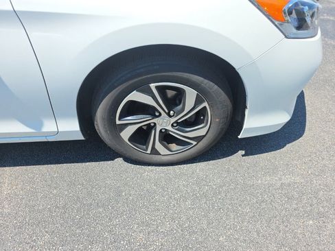 Used 2017 Honda Accord LX image 9