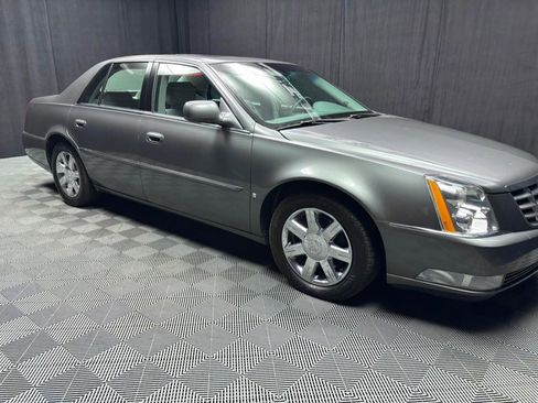 Used 2007 Cadillac DTS Luxury I w/ Sun And Sound Package image 15