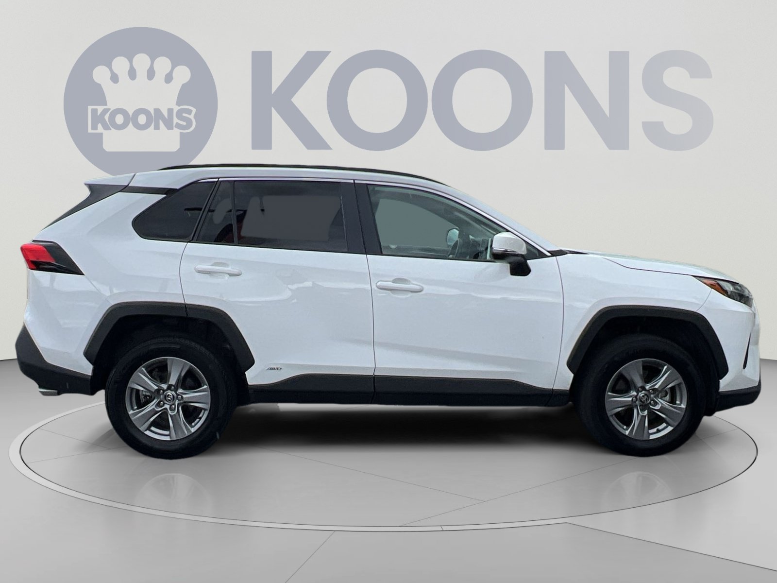 Used 2025 Toyota RAV4 XLE AWD/4WD image 8