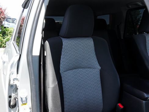 Used 2016 Toyota 4Runner SR5 AWD/4WD image 23