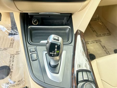 Used 2013 BMW 320i Sedan RWD image 19