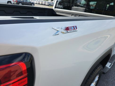 Certified 2022 GMC Sierra 1500 SLT w/ SLT Premium Plus Package image 6