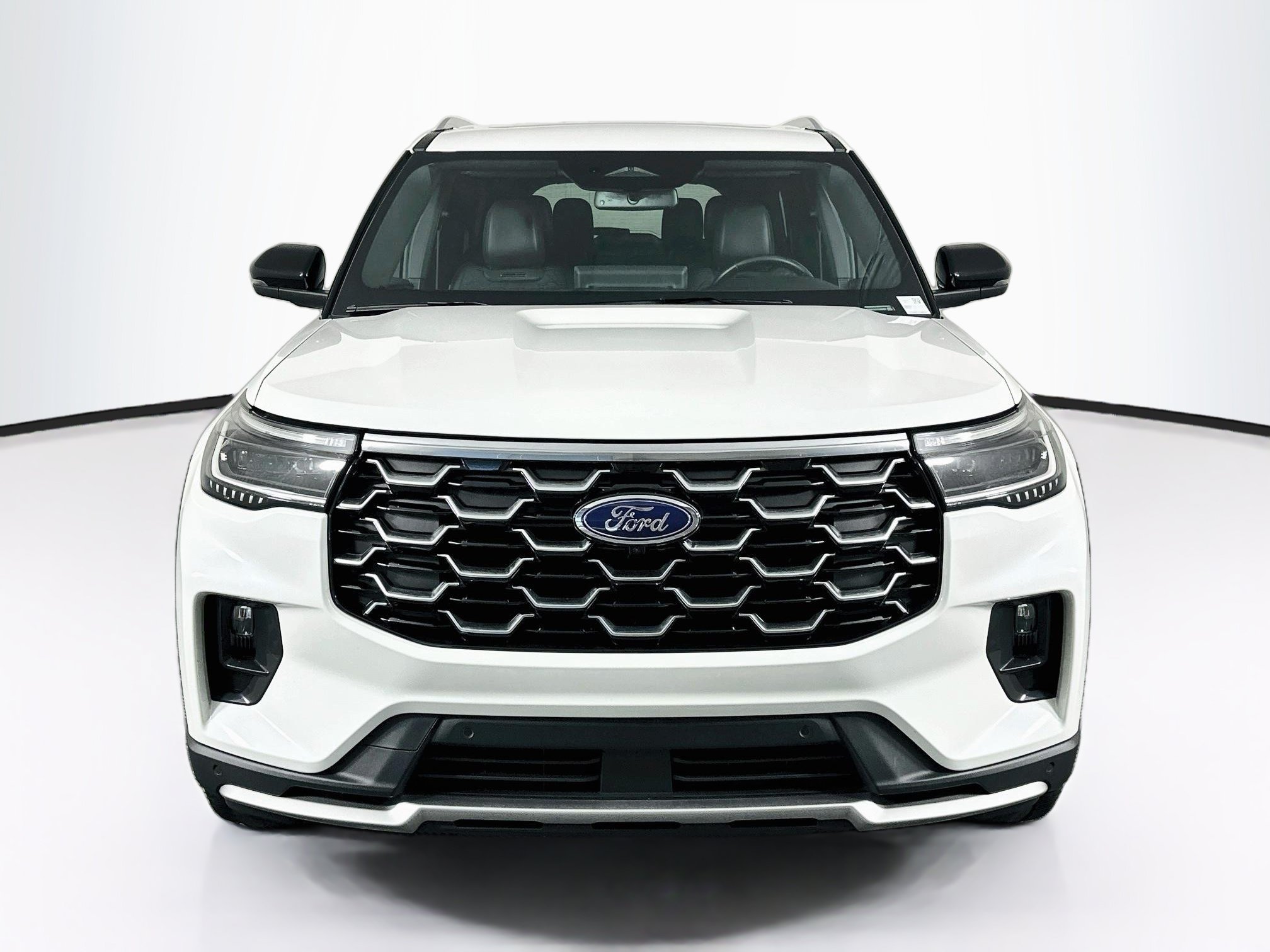Used 2025 Ford Explorer Platinum w/ Ultimate Package AWD/4WD image 2