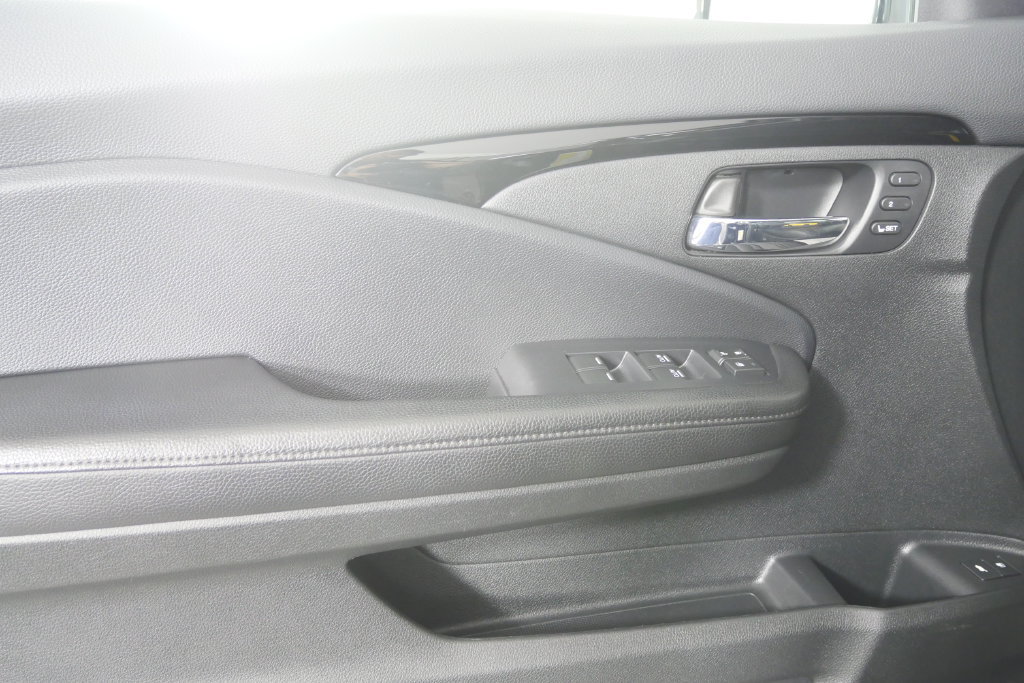 Used 2019 Honda Pilot Touring image 10