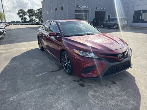 Used 2018 Toyota Camry SE w/ Convenience Package image 8