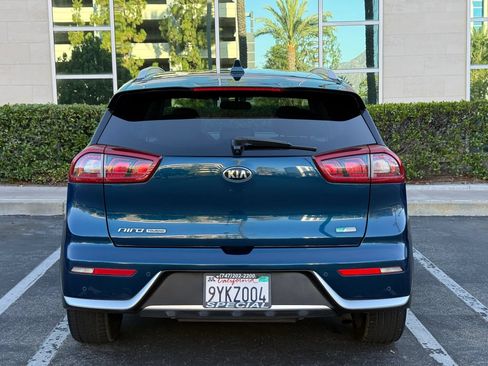 Used 2017 Kia Niro Touring FWD image 4
