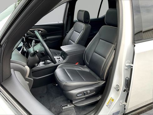 Used 2023 Chevrolet Traverse Premier w/ Redline Edition AWD/4WD image 21