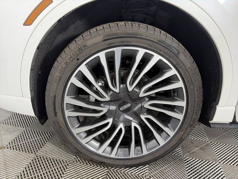 Used 2022 Lincoln Corsair Reserve w/ Sport Package image 13