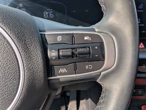 Used 2024 Kia Sportage EX image 31