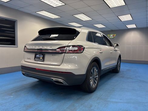 Used 2019 Lincoln Nautilus Select image 2