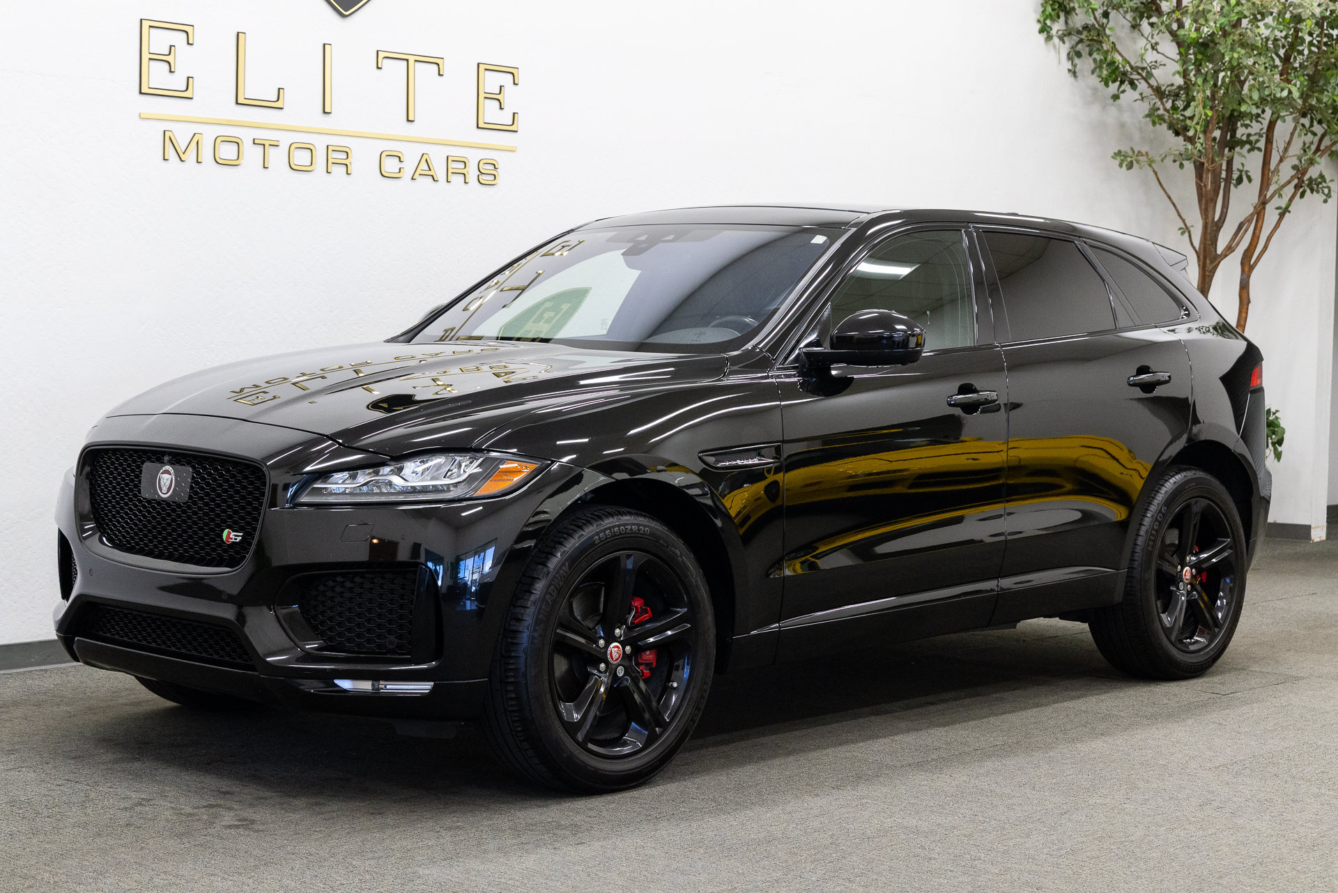 Used 2020 Jaguar F-PACE S AWD/4WD image 1
