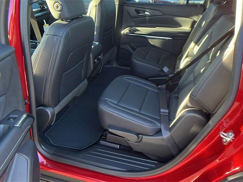 New 2026 Chevrolet Traverse LT image 17