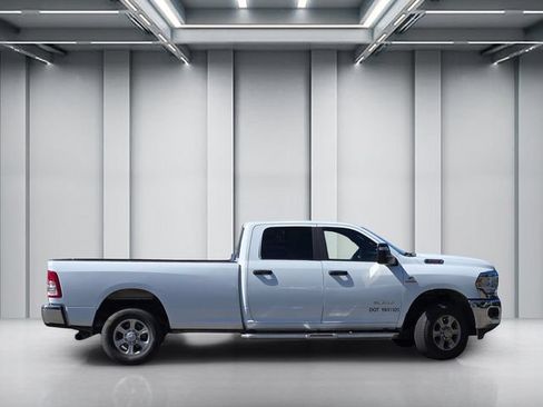 Used 2024 RAM 3500 Big Horn AWD/4WD image 3