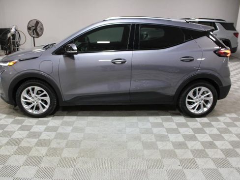 Used 2022 Chevrolet Bolt EUV LT w/ Driver Confidence Package image 6