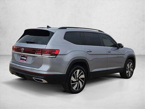 Used 2024 Volkswagen Atlas SE FWD image 11