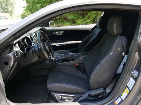 Used 2021 Ford Mustang GT RWD image 24