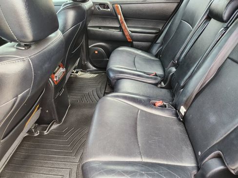 Used 2012 Toyota Highlander Limited w/ Tow Pkg AWD/4WD image 32
