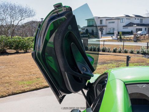 Used 2018 McLaren 570S Spider image 96