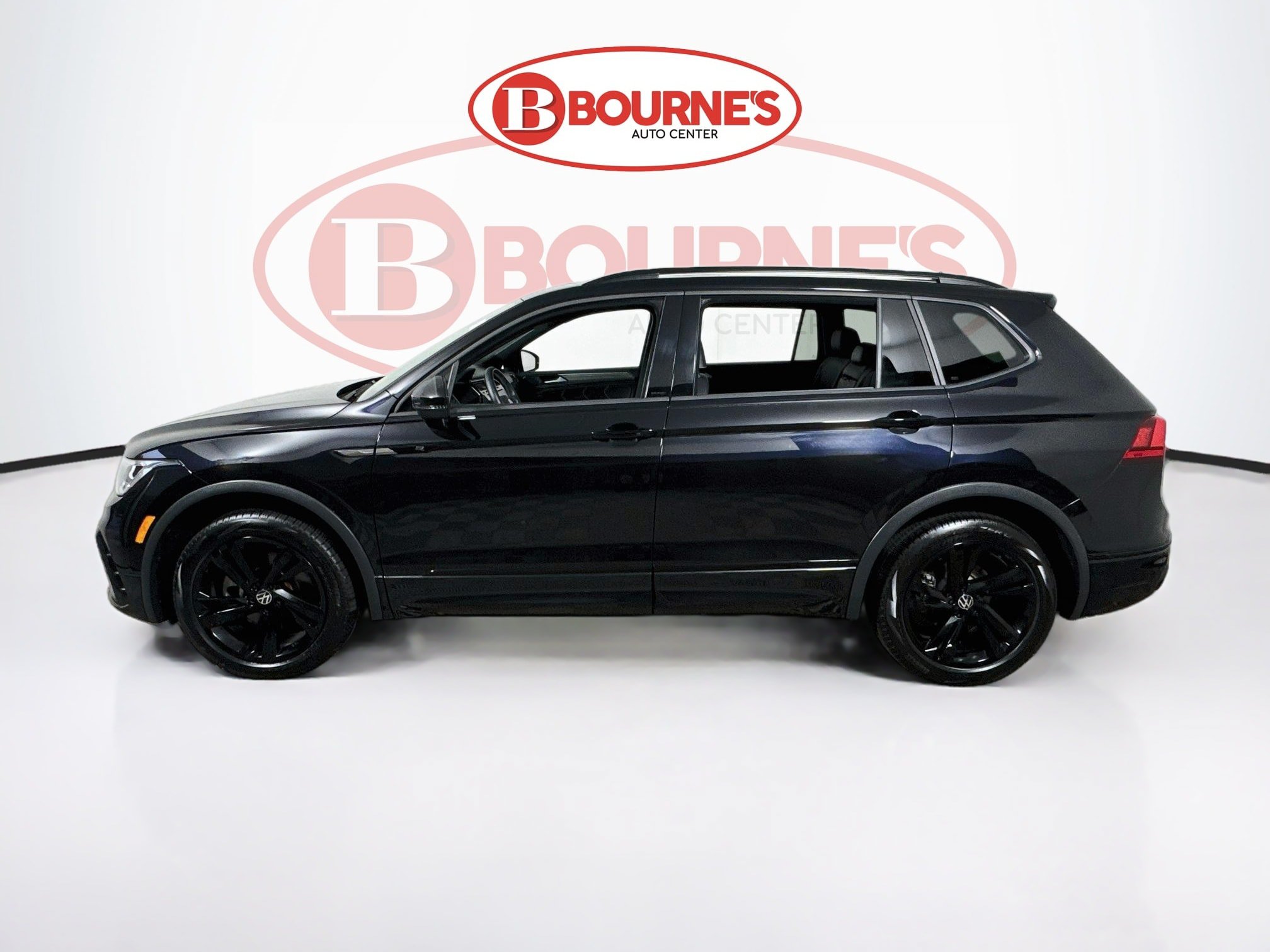 Used 2023 Volkswagen Tiguan SE R-Line AWD/4WD image 8