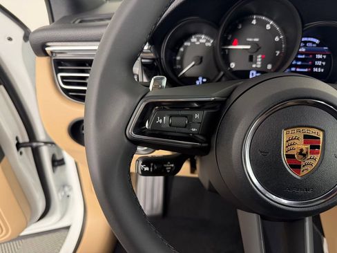 Certified 2026 Porsche Macan AWD/4WD image 30