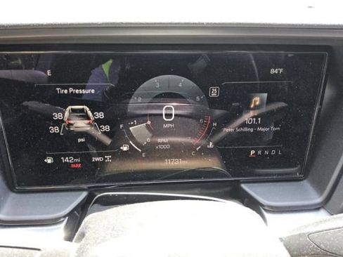 Used 2025 GMC Terrain Elevation AWD/4WD image 4