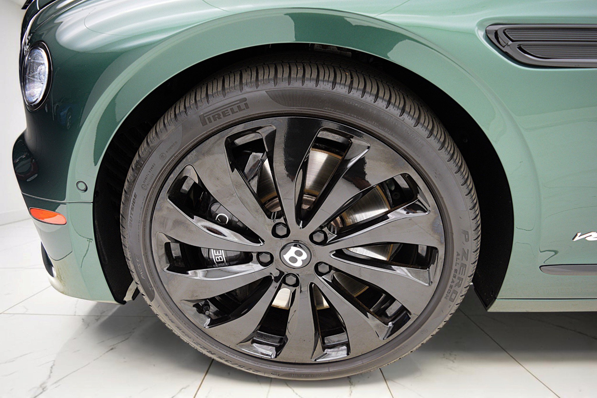 Certified 2022 Bentley Flying Spur V8 AWD/4WD image 43