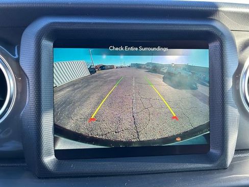 Used 2023 Jeep Wrangler Sahara image 28