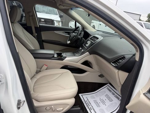 Used 2020 Lincoln Nautilus FWD w/ Equipment Group 101A image 10