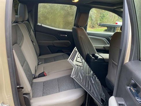 Used 2024 Chevrolet Colorado ZR2 w/ Technology Package image 32