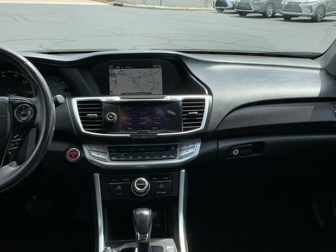 Used 2015 Honda Accord Touring image 31