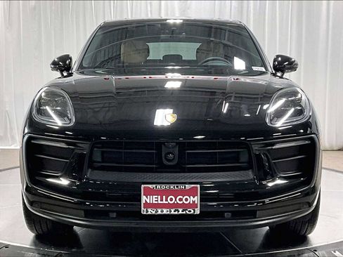 Used 2024 Porsche Macan image 13