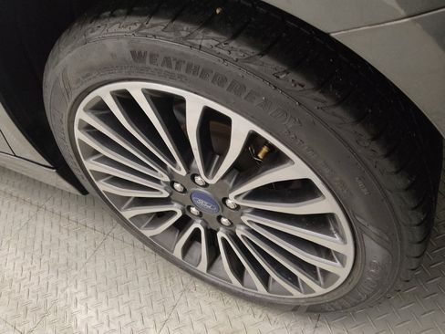 Used 2017 Ford Fusion SE w/ Fusion SE Technology Package image 31