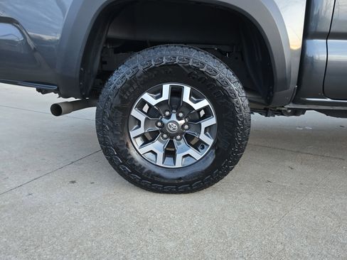 Used 2023 Toyota Tacoma TRD Off-Road image 34