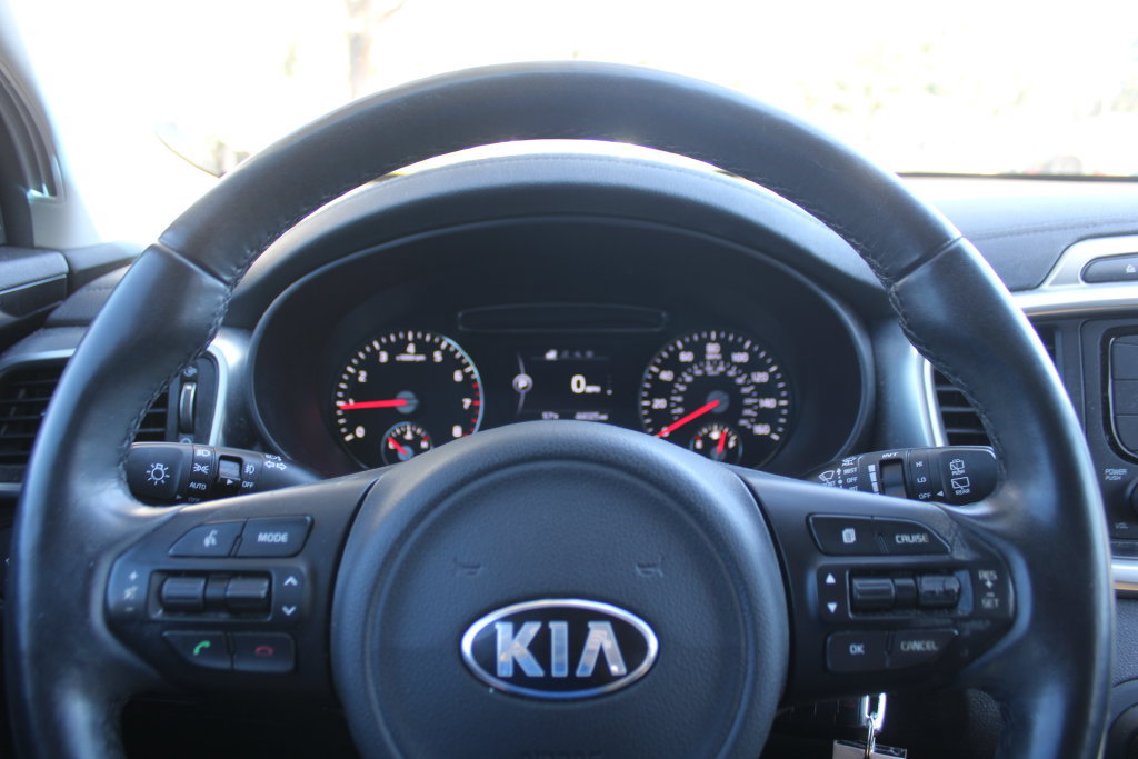 Used 2016 Kia Sorento EX FWD image 25