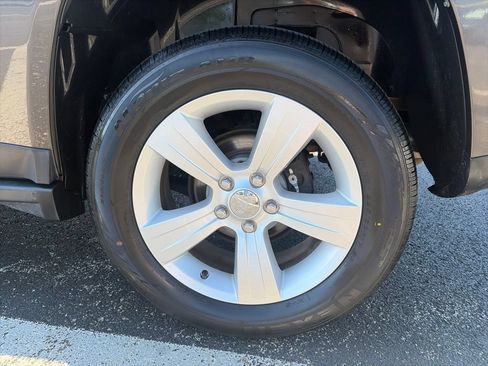 Used 2015 Jeep Compass Sport w/ Power Value Group AWD/4WD image 11
