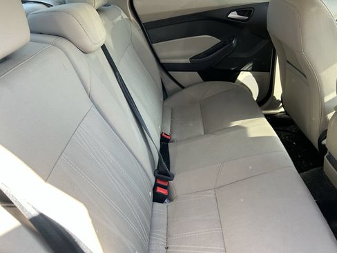 Used 2017 Ford Focus SE w/ Cold Weather Package FWD image 11