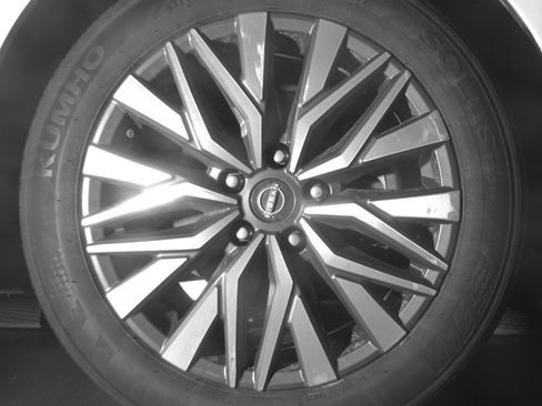 Used 2025 Nissan Altima 2.5 SV FWD image 13