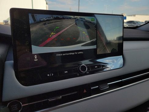 New 2025 Mitsubishi Outlander SE image 11