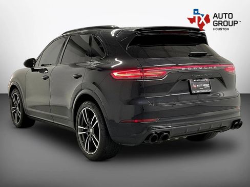 Used 2019 Porsche Cayenne Turbo AWD/4WD image 3