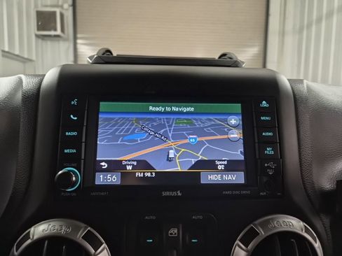 Used 2015 Jeep Wrangler Unlimited Sahara w/ Connectivity Group image 32