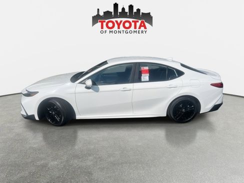 New 2026 Toyota Camry SE image 3