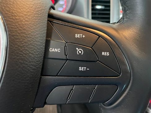 Used 2019 Dodge Charger SXT RWD image 11