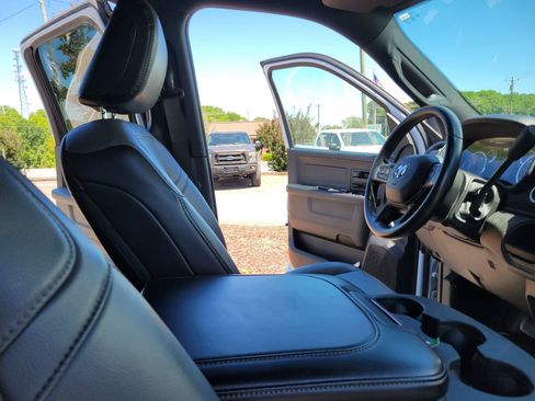Used 2023 RAM 3500 Tradesman w/ Chrome Appearance Group AWD/4WD image 52