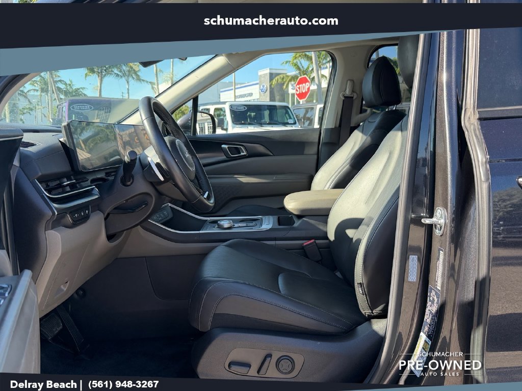 Used 2026 Kia Carnival LXS FWD image 10