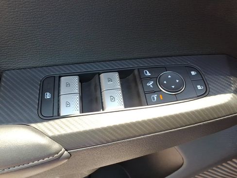 Used 2024 Mitsubishi Outlander AWD image 13