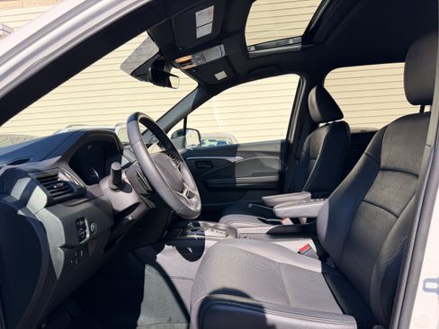 Used 2023 Honda Passport EX-L image 10
